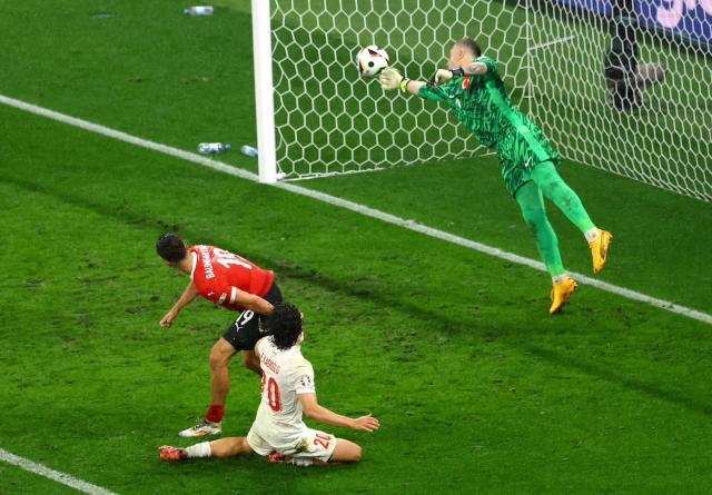 1719979491187009569.jpg Baumgartner.jpg